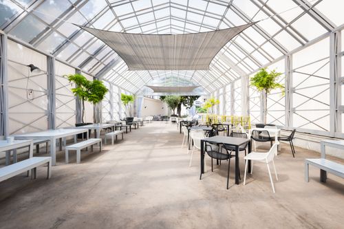 Light-Filled Industrial Hangar With Open Layout for Impactful Gatherings