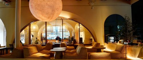 Vibrant Cocktail Oasis with Live Music