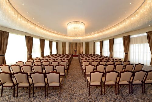 Elegant Ballroom With a Grand Atmosphere