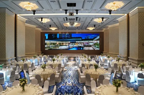 Grand Ballroom With Cutting-Edge Technology for High-Impact Receptions