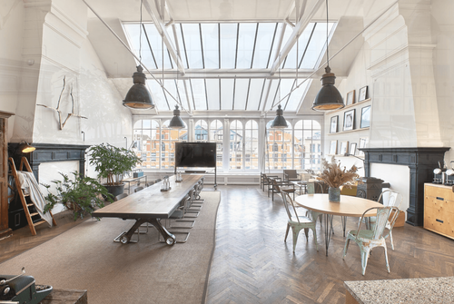 Bright Industrial-Rustic Loft for Inspiring Seminars and Workshops