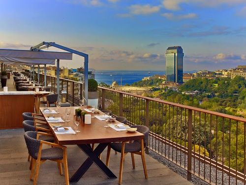 Scenic Outdoor Venue With Sky-High Elegance for Memorable Events