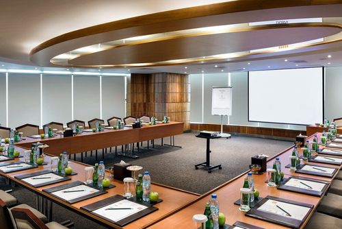 Classy Meeting Space With a Sophisticated Look. Millenium Hotel. Grand Millenium Dubai