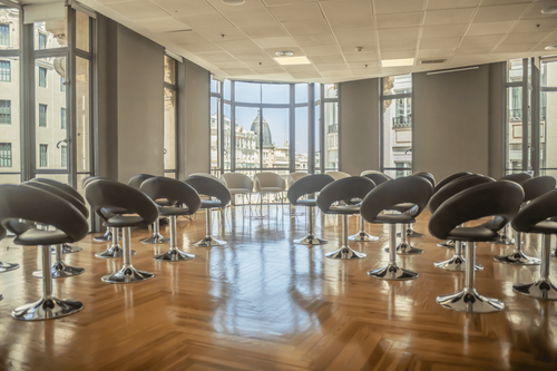 Panoramic Modernist Venue With Iconic Views for Corporate Success