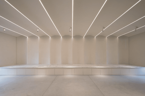 Luminous Art Deco Hall With Linear Lighting for Elite Exhibitions