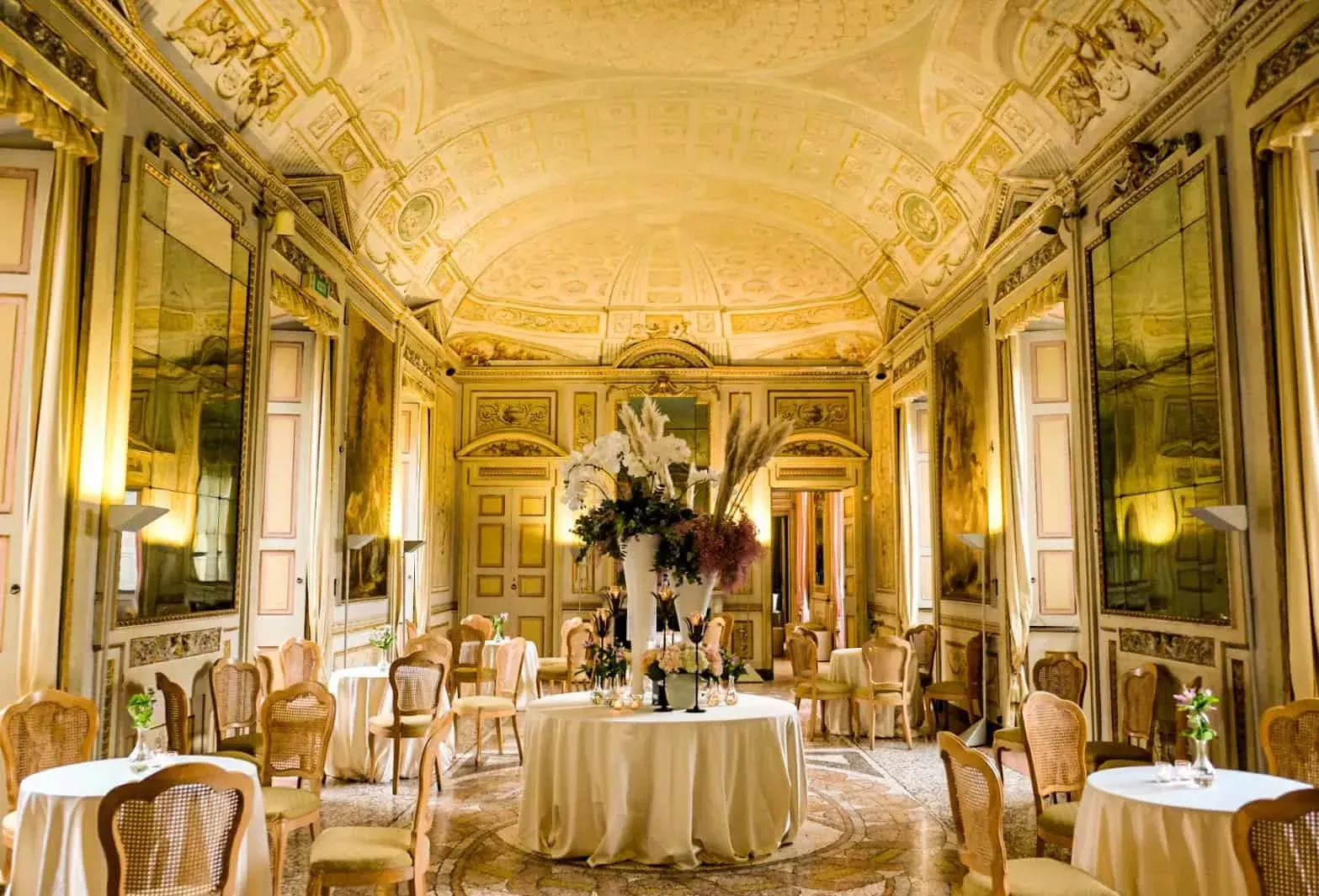 A premium business venue in Milan with Neoclassical architecture.webp