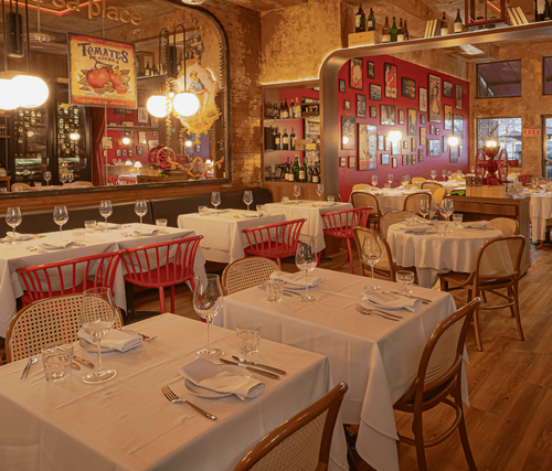Enchanting Parisian Brasserie With a Vintage Vibe for Elegant Corporate Events