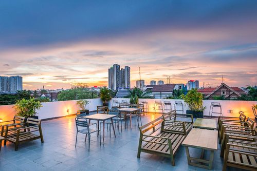 Sun-Filled Rooftop Terrace for Lively Sundowner Parties