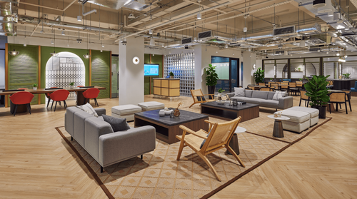 Innovative Venue With High Ceilings and Artistic Decor for Seminars