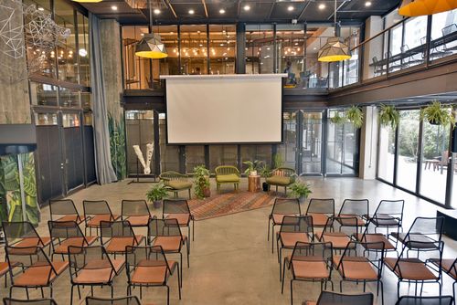 Industrial-Chic Amphitheatre With Biophilic Accents for Immersive Events