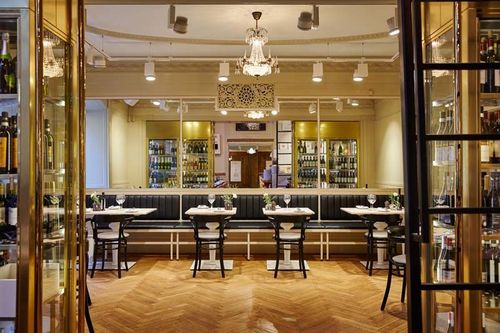 Belle Époque Brasserie With Intricate Mouldings for Bespoke Intimate Gatherings