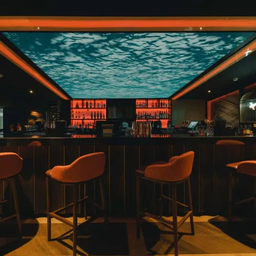 Vibrant Chinese-Inspired Venue With Skyline Views for Elite Parties