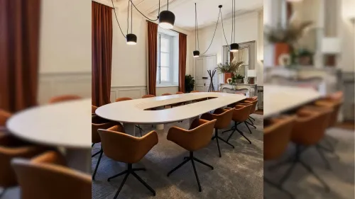 Elegant Haussmannian Chamber With Warm Ambience for High-Level Meetings