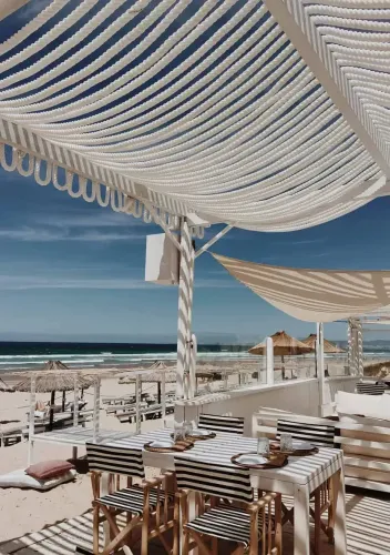Oceanfront Venue With a Striking Scandinavian Decor for Chic Corporate Mixers