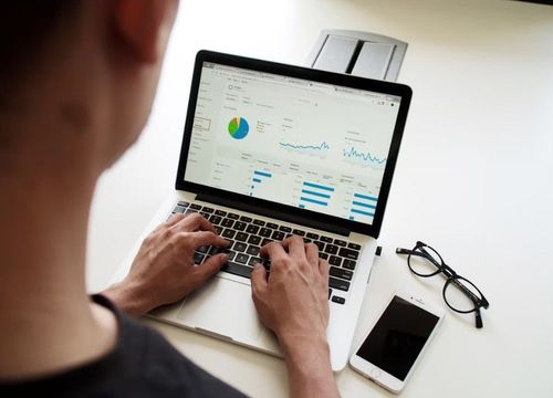 From Clicks to Crowds: Event Marketing Stats That Drive Action