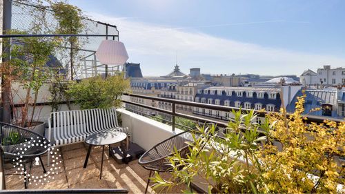 Elegant Event Venue with Panoramic Views in Paris