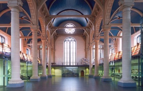 Grand Renaissance Hall With a Vaulted Blue Ceiling for Exclusive Galas