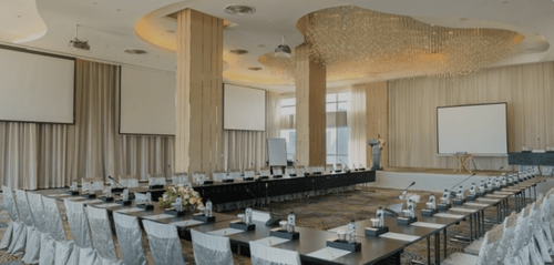 Chic Meeting Venue with Extensive Views