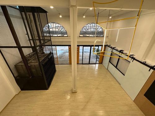 Industrial Loft With Modern Minimalist Design for Creative Workshops