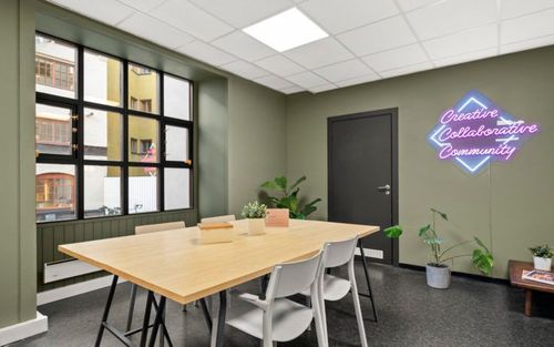 Bright Contemporary Space With Urban Charm for Creative Workshops
