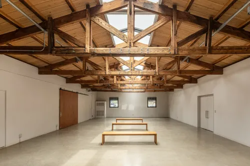 Industrial Event Hall With Skylights for Pop-Ups and Exhibitions