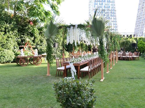 Enchanting Outdoor Garden With Elegant Greenery for Lavish Celebrations
