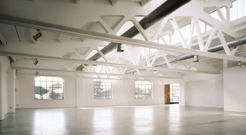 Bright Industrial Loft With Minimalist Charm for Dynamic Conferences