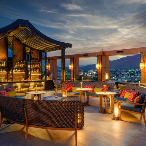 Elegant Rooftop Venue With Stunning Views for Corporate Gatherings