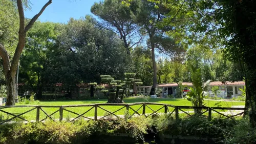 Villa Grounds With Herb Garden and Dehors for Corporate Retreats