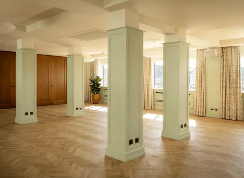 Neoclassical Pillared Hall With Timeless Charm by the Harbour for Sophisticated Gatherings