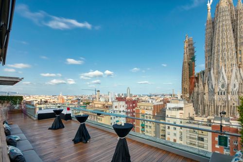 Panoramic Rooftop Terrace With Iconic Views for Corporate Mixers