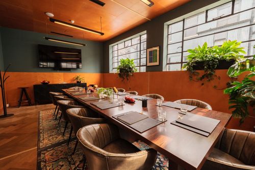 Elegant Meeting Room With Contemporary Design