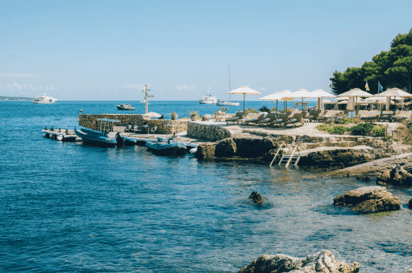 A beautiful coastal location in Cannes for corporate gatherings.png