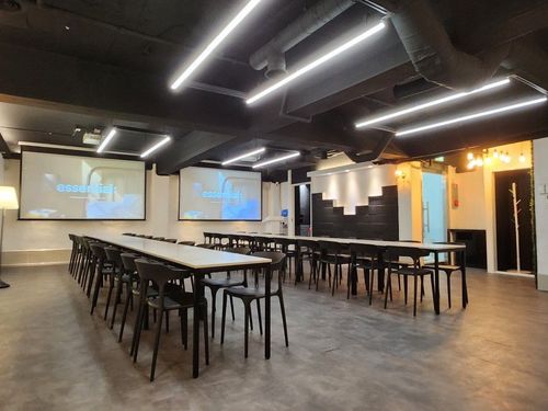 Classy Minimalistic Venue With Chic Interiors