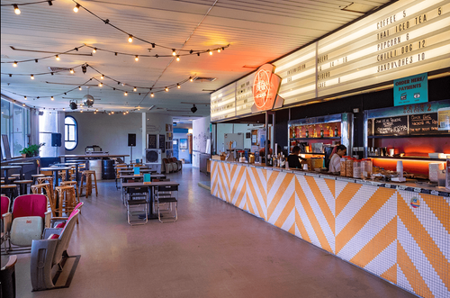 A Mosaic and Eclectic Loft-Style Space for Corporate Connections