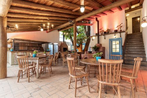 Intimate and Rustic Garden With Natural Vibe for Outdoor Events