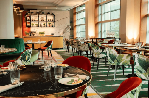Fine Dining Restaurant With Italian Flag Colours for Receptions
