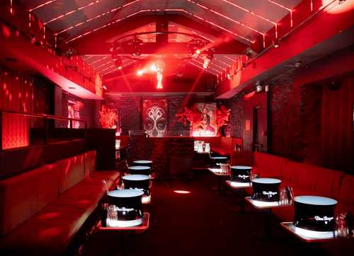 Sophisticated Club With Vibrant Atmosphere for Unforgettable Nights