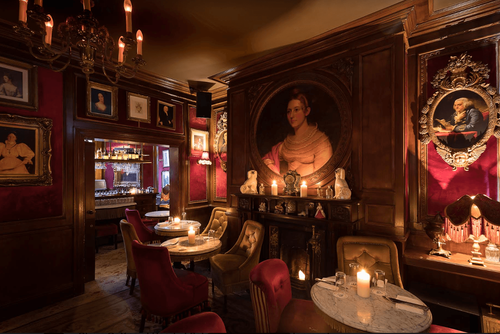 Charming Venue With Victorian-Era Decor