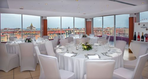 Elegant Ballroom With Floor-To-Ceiling Windows for Receptions