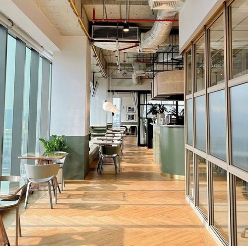 Bright Modern Workspace With City Views for Productive Team Meetings