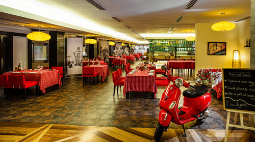 Italian Restaurant With Authentic Decoration for Cocktail Parties