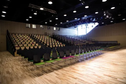 Spacious Modern Auditorium With Lofty Ceilings for Inspiring Talks and Workshops