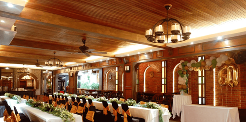 Rustic Elegance With Wooden Beams and Garden-Inspired Decor for Memorable Events