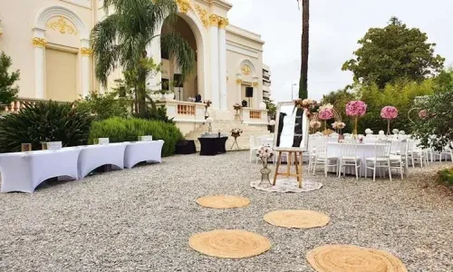 Grand Neoclassical Courtyard and Arboretum for Alfresco Receptions