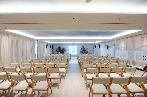 Bright and Inviting Space Perfect for Workshops, Seminars, and More