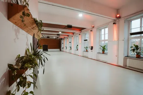 Industrial Loft With Sculptural Timber Alcove and Natural Light for Seminars
