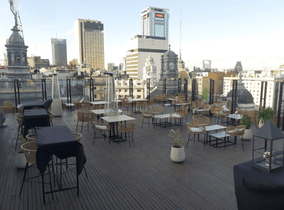 Vibrant Sky Lounge Overlooking Historic Landmarks for Exclusive Occasions