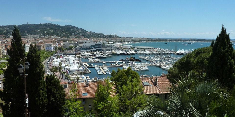 How to Incorporate Cannes’ Glamour and Style into Your Corporate Event