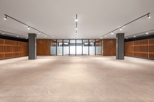 Elegant Wood-Panelled Hall With a Modern Flair for Dynamic Corporate Parties